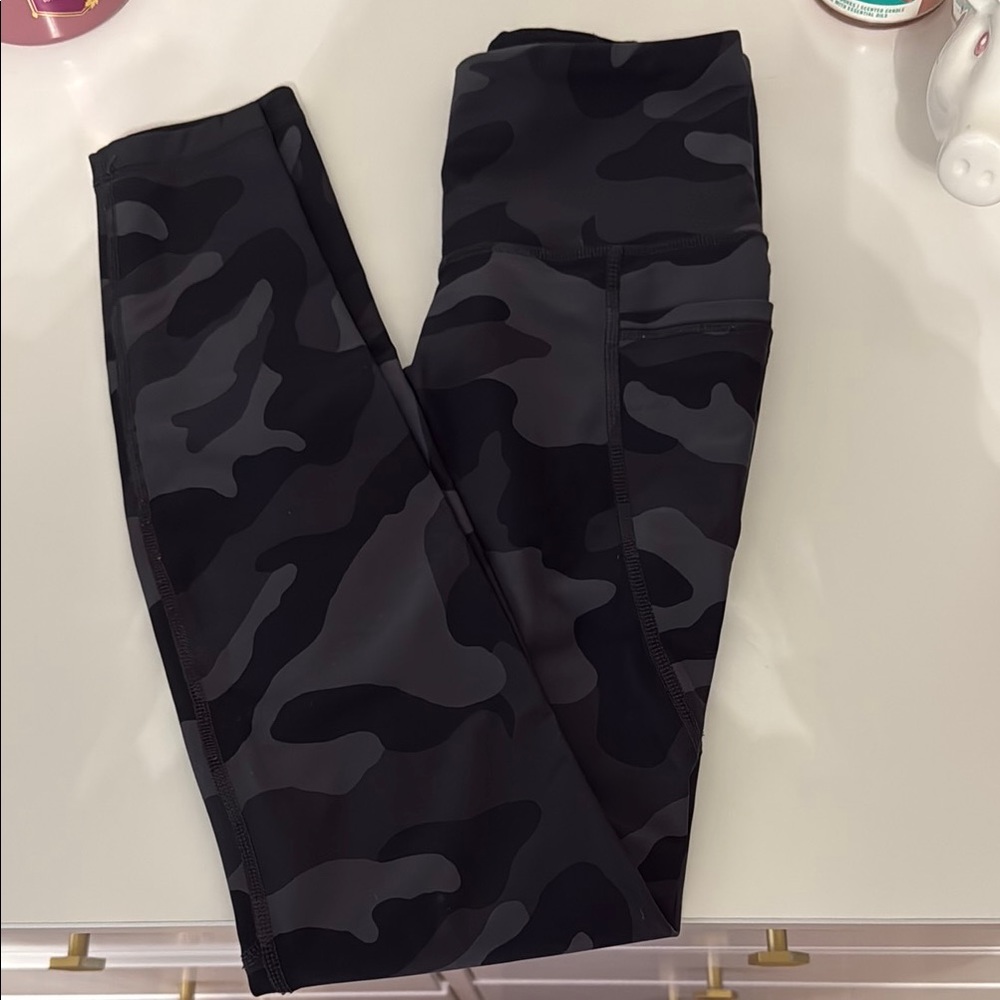 camo leggings